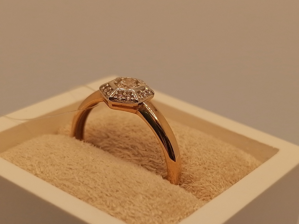 КОЛЬЦО С КАМНЯМИ (Au 585)