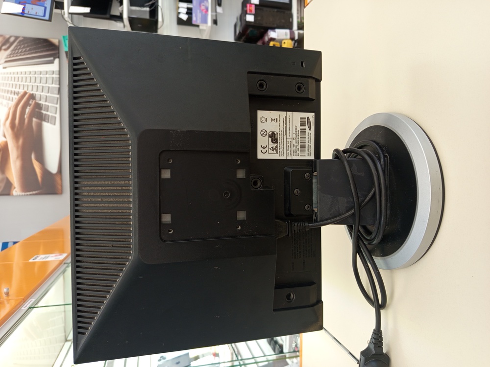 Монитор Samsung 740N