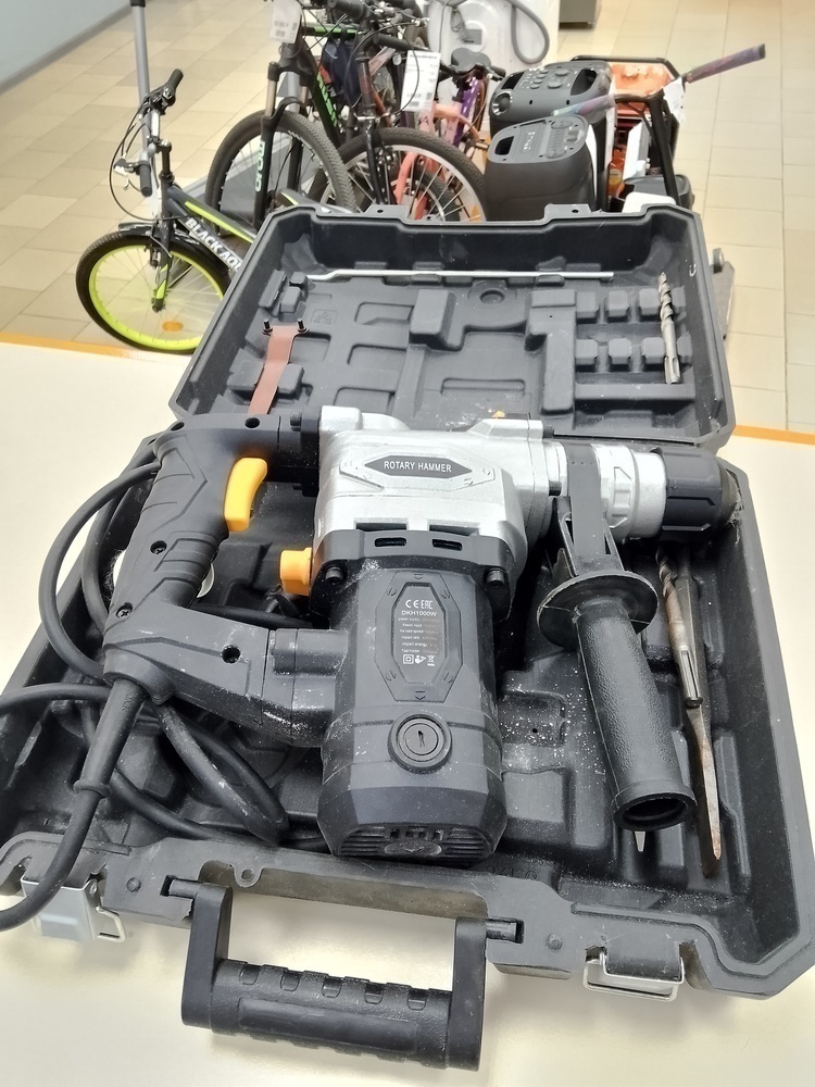 Перфоратор Deko DKH1000W