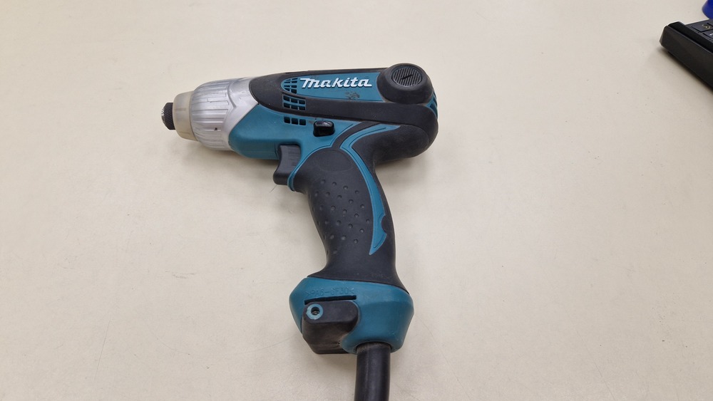 Шуруповерт Makita TD0101F