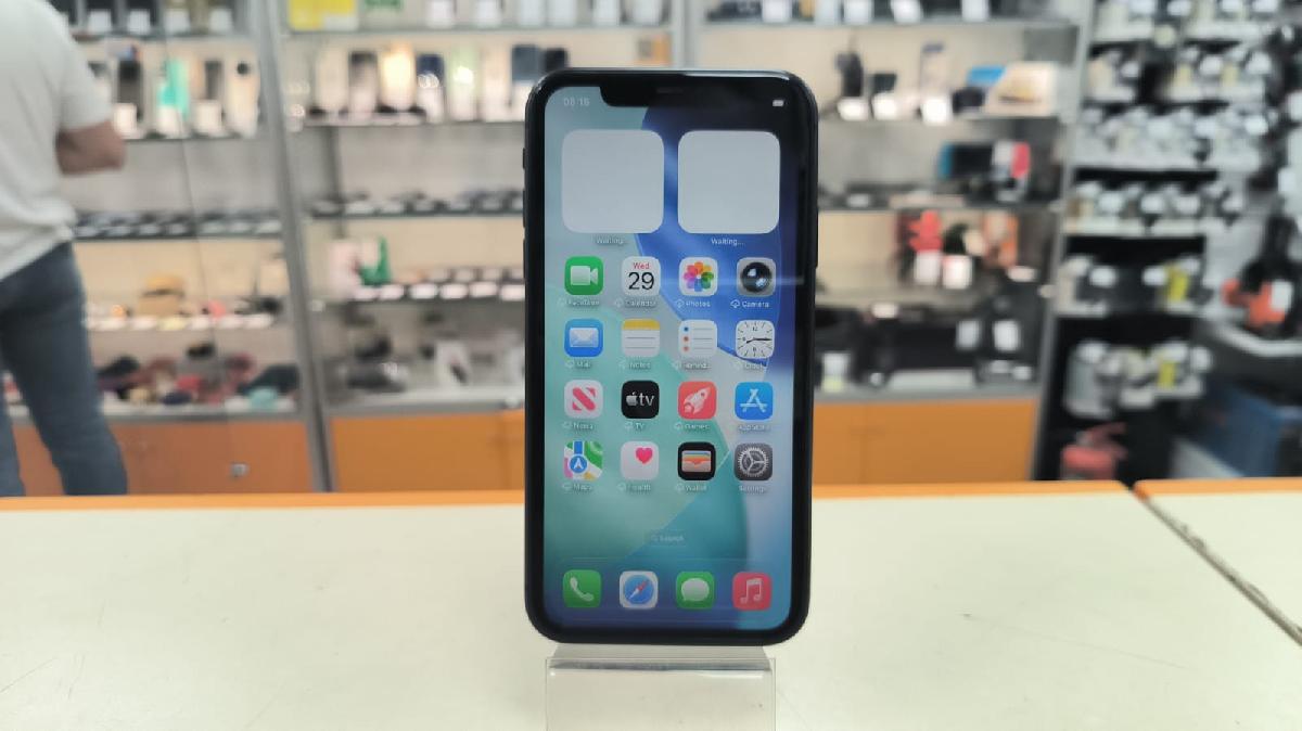 Смартфон Apple iPhone 11 64Gb