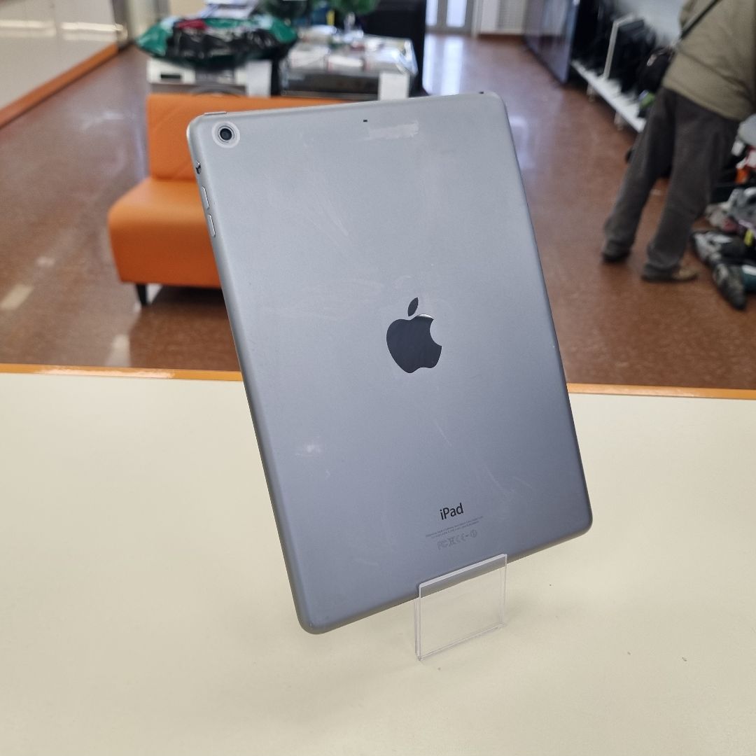 Планшет Apple IPad Air  64GB A1474(Wi-Fi)