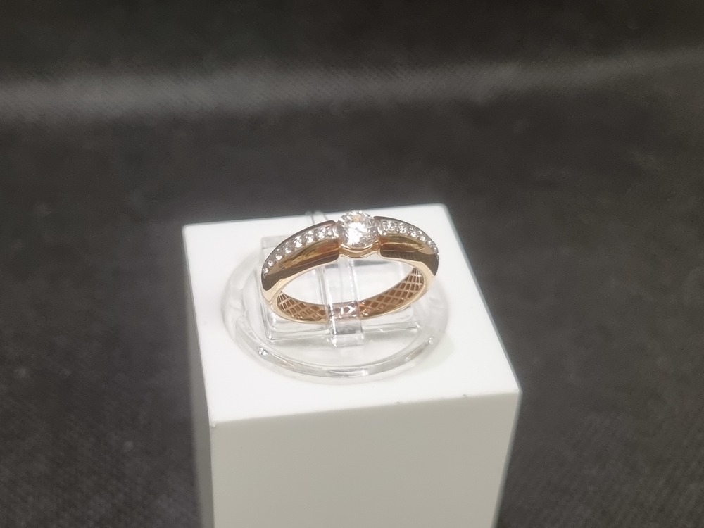 КОЛЬЦО С КАМНЯМИ (Au 585)