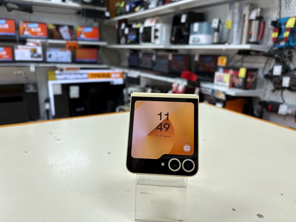 Смартфон Samsung Galaxy Z Flip 6 12/256