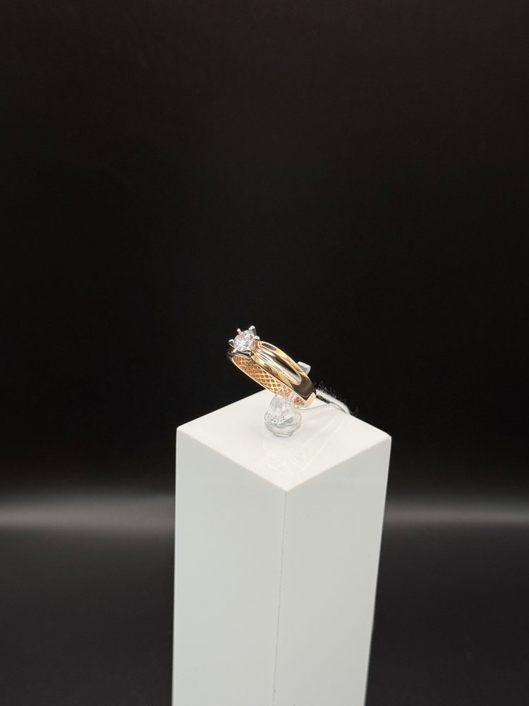 КОЛКМ585 КОЛЬЦО С КАМНЕМ (Au 585)