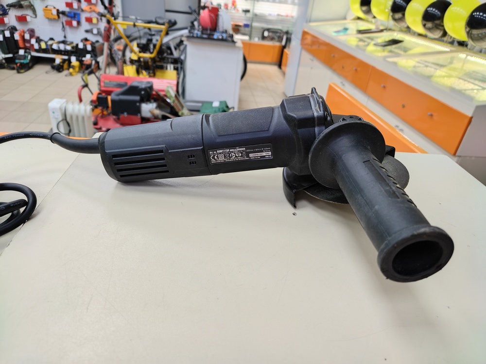 Угловая шлифмашина Ferm AGM1115P