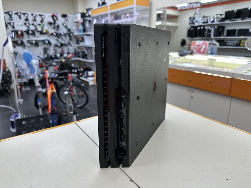 Игровая приставка PlayStation 4 Pro 1Tb