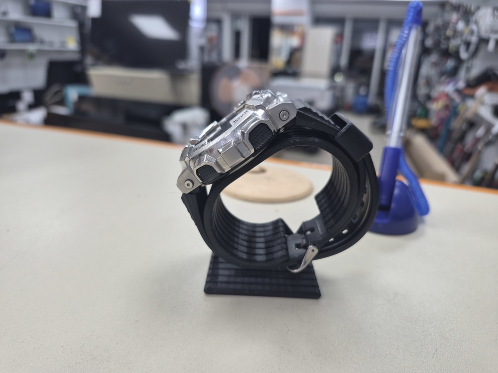 Часы наручные Casio G-SHOCK GM-110BB-1A