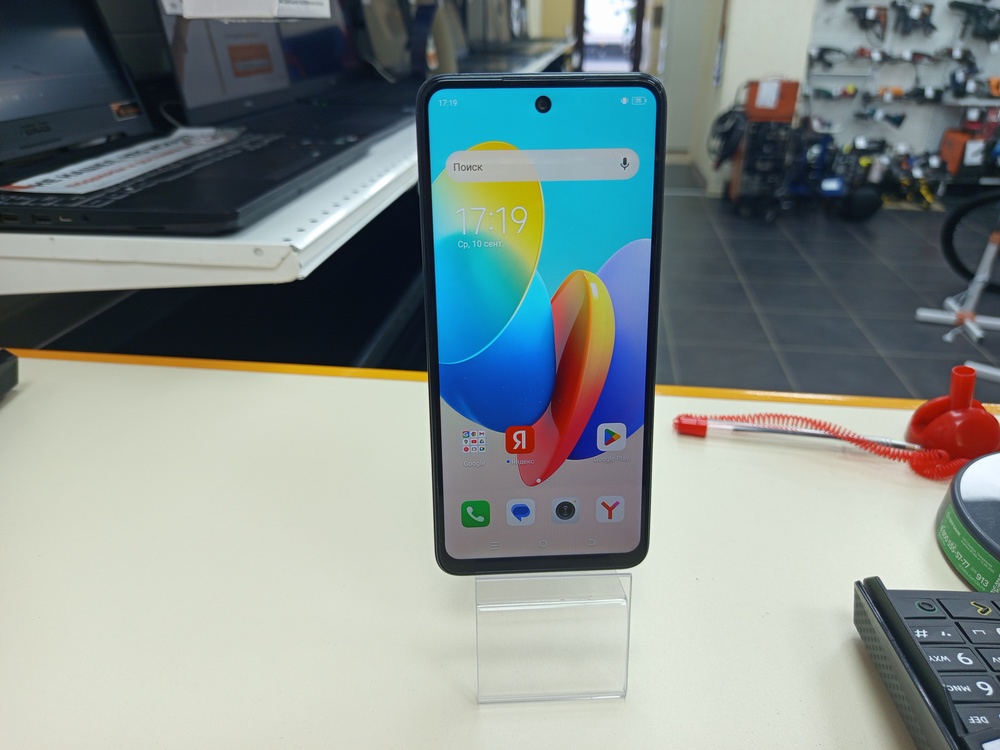 Смартфон Tecno Spark Go 2024 4/128