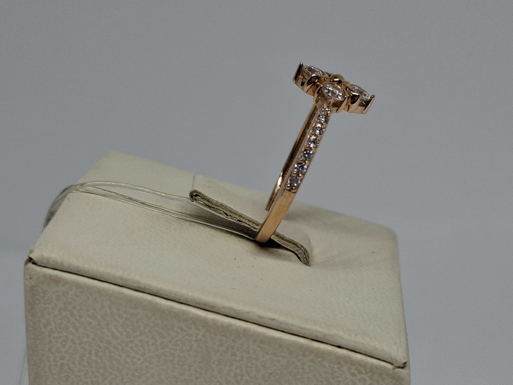 КОЛЬЦО С КАМНЯМИ (Au 585)