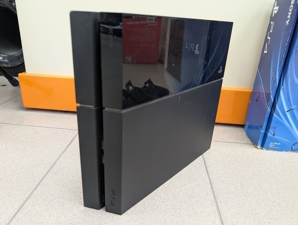 Игровая приставка PlayStation 4 FAT 500GB