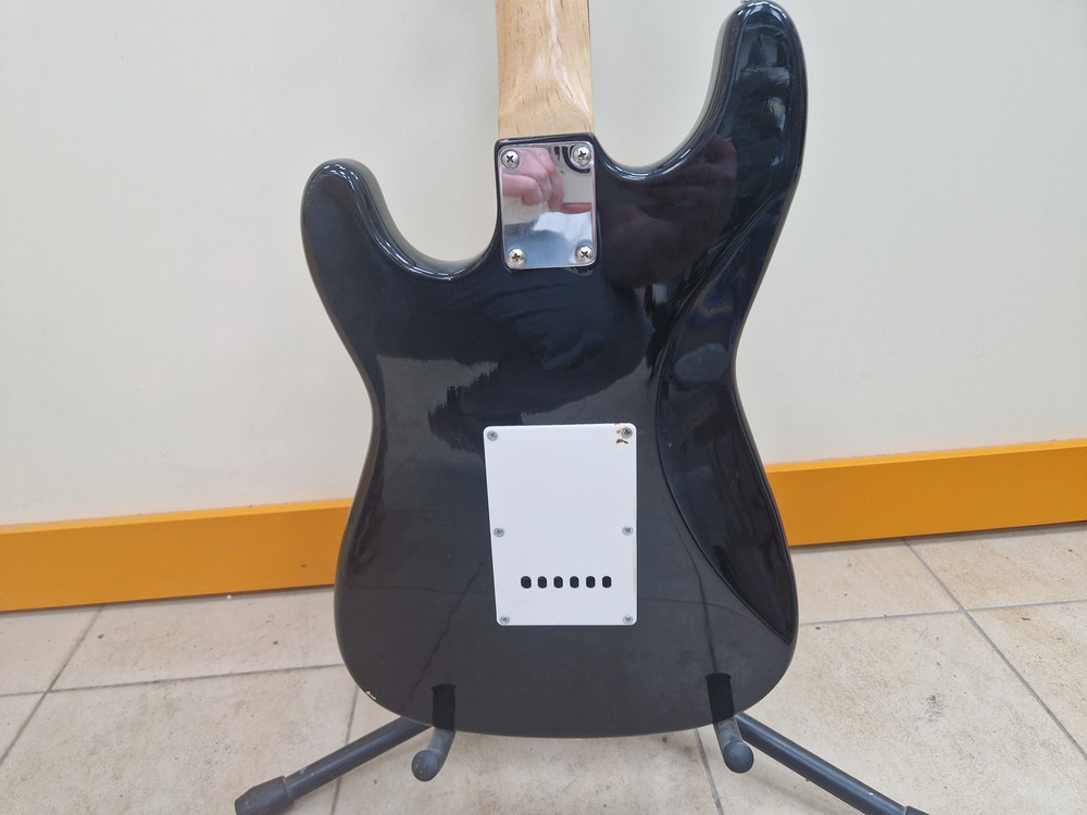 Гитара электро Maxtone traditional