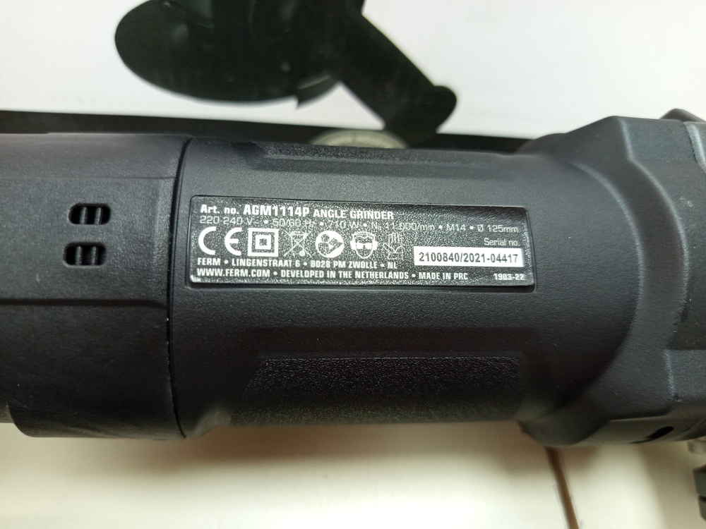 Угловая шлифмашина Ferm AGM1114P 710W-125MM
