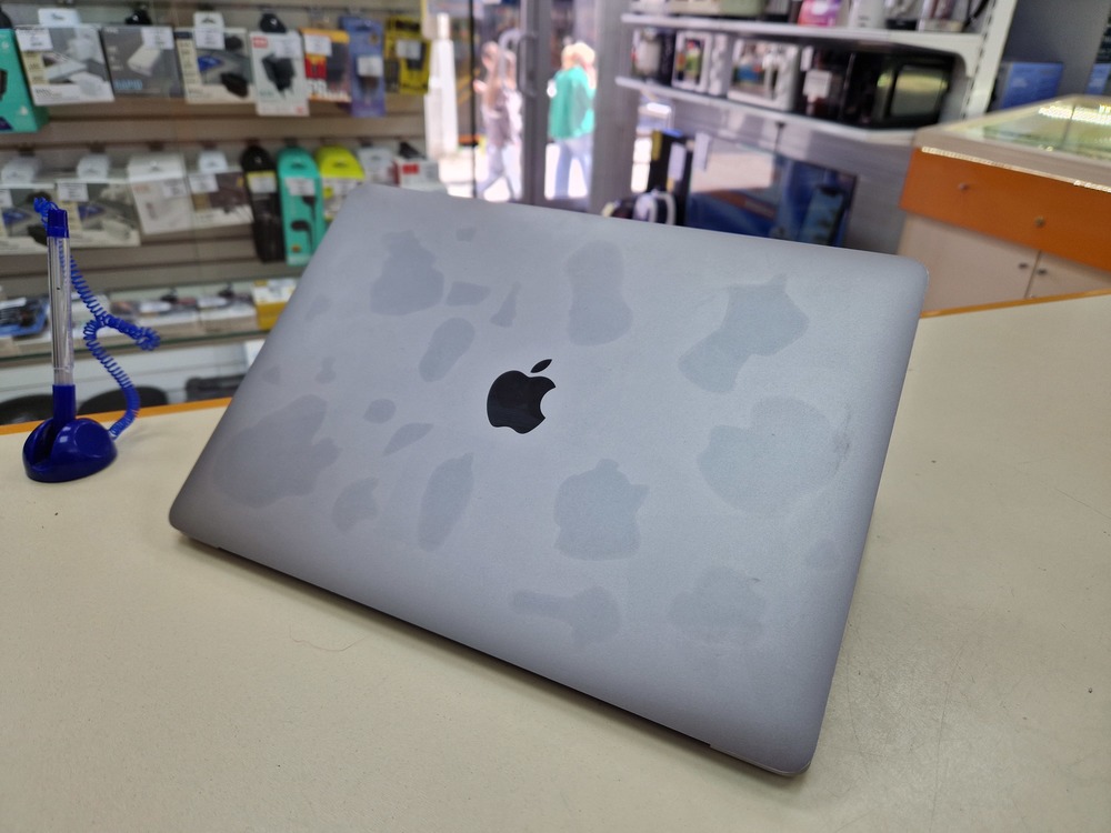 Ноутбук Apple MacBookAir с дисплеем Retina 13 дюймов A1932 (2019)