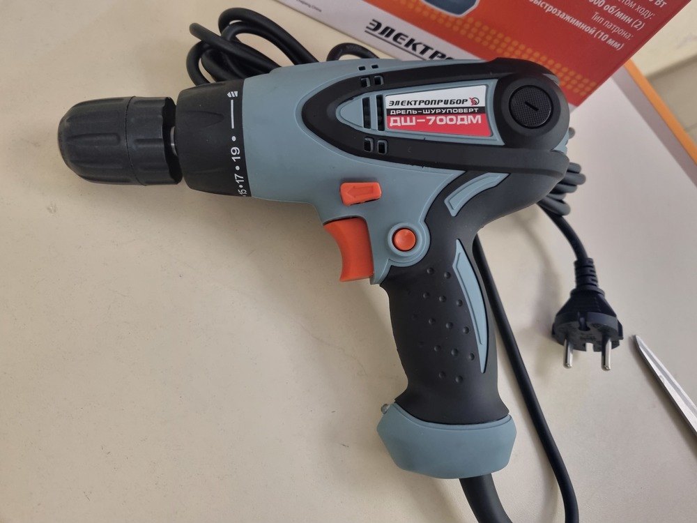 Шуруповерт Электроприбор ДШ-700ДМ Шуруповерт Электроприбор ДШ-700ДМ