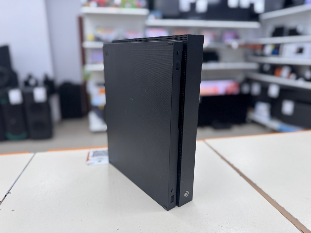 Игровая приставка Xbox One X 500Gb