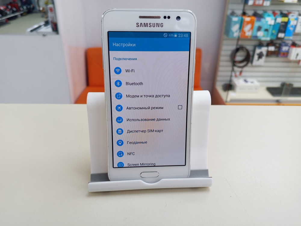 Смартфон Samsung Galaxy A3 1/16