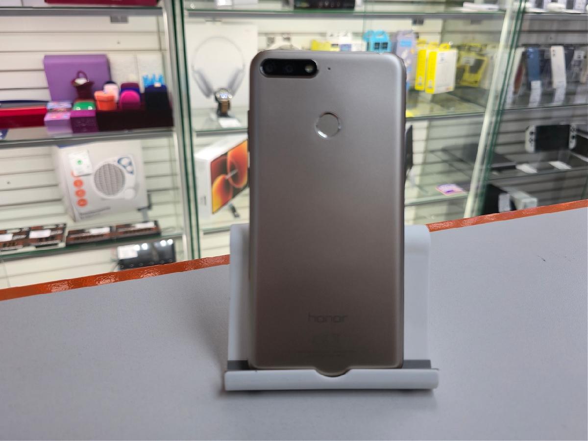 Смартфон Honor 7C 3/32