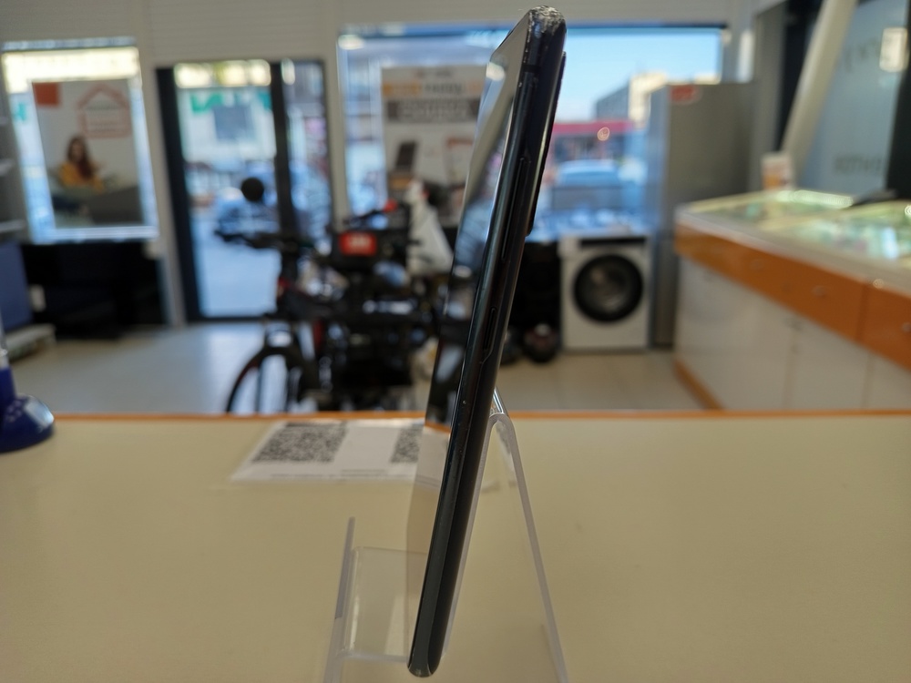 Смартфон Samsung Galaxy S20 FE 6/128