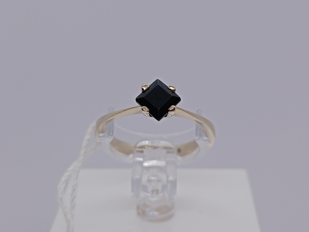 КОЛКМ585 КОЛЬЦО С КАМНЕМ (Au 585)