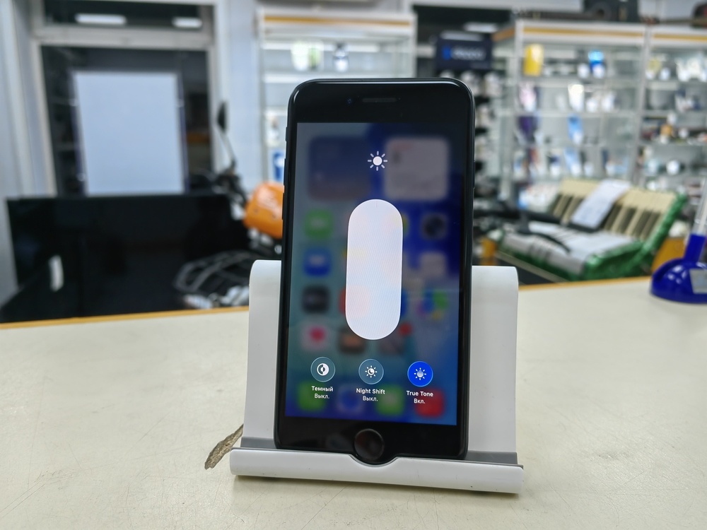 Смартфон Apple iPhone SE 2020 128Gb