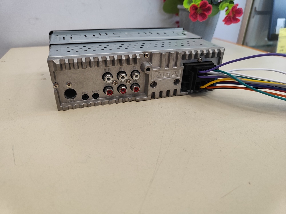 Автомагнитола Aura AMH-78DSP;