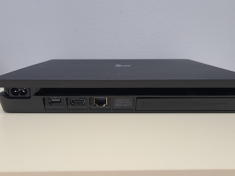 Игровая приставка PlayStation 4 1Tb