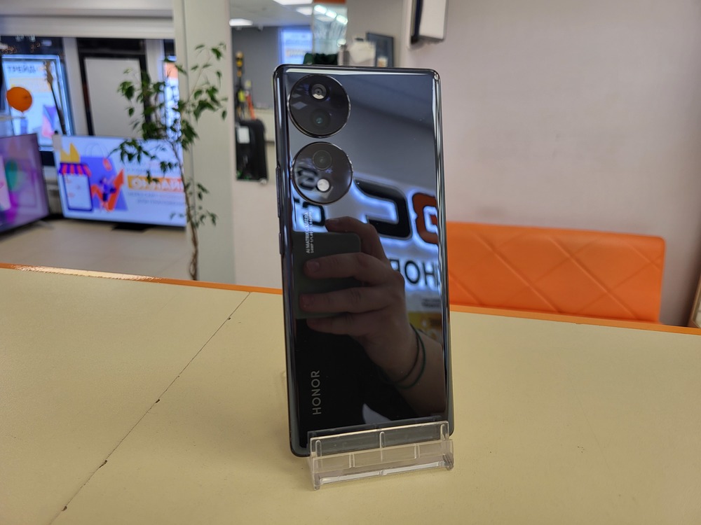 Смартфон Honor 70 8/128