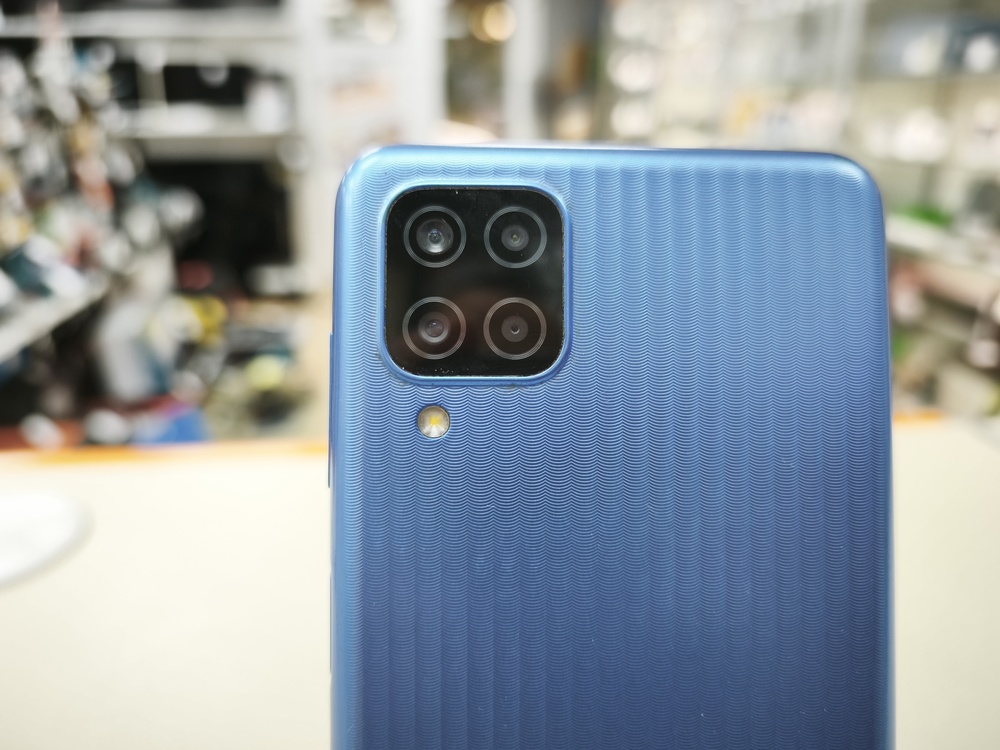 Смартфон Samsung Galaxy M12 3/32