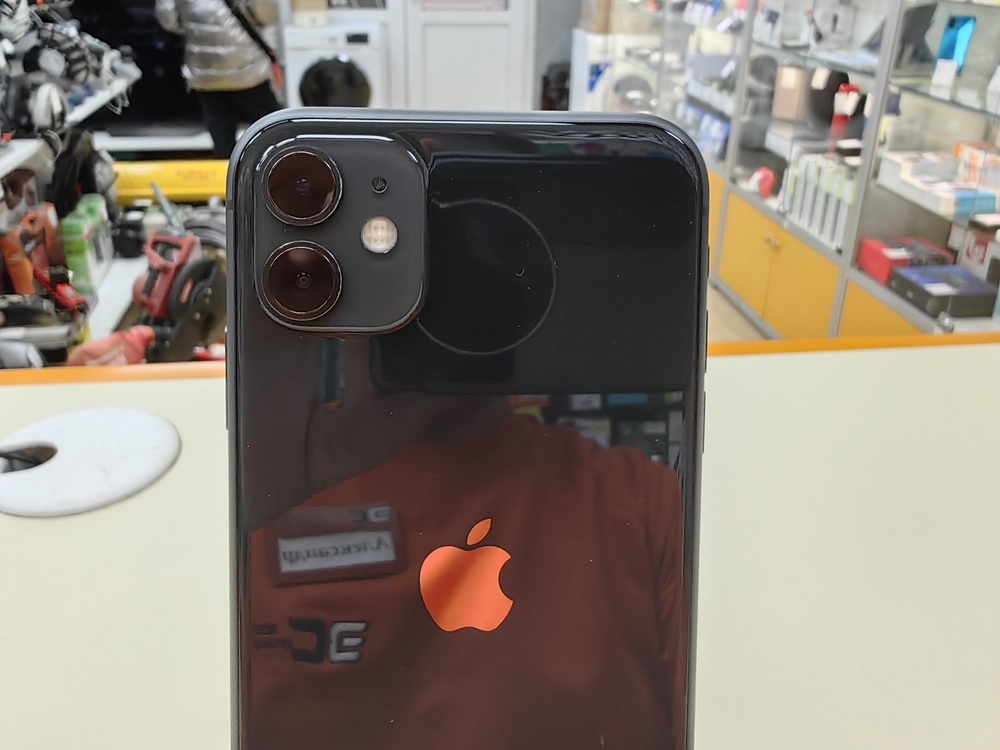 Смартфон Apple iPhone 11 64Gb