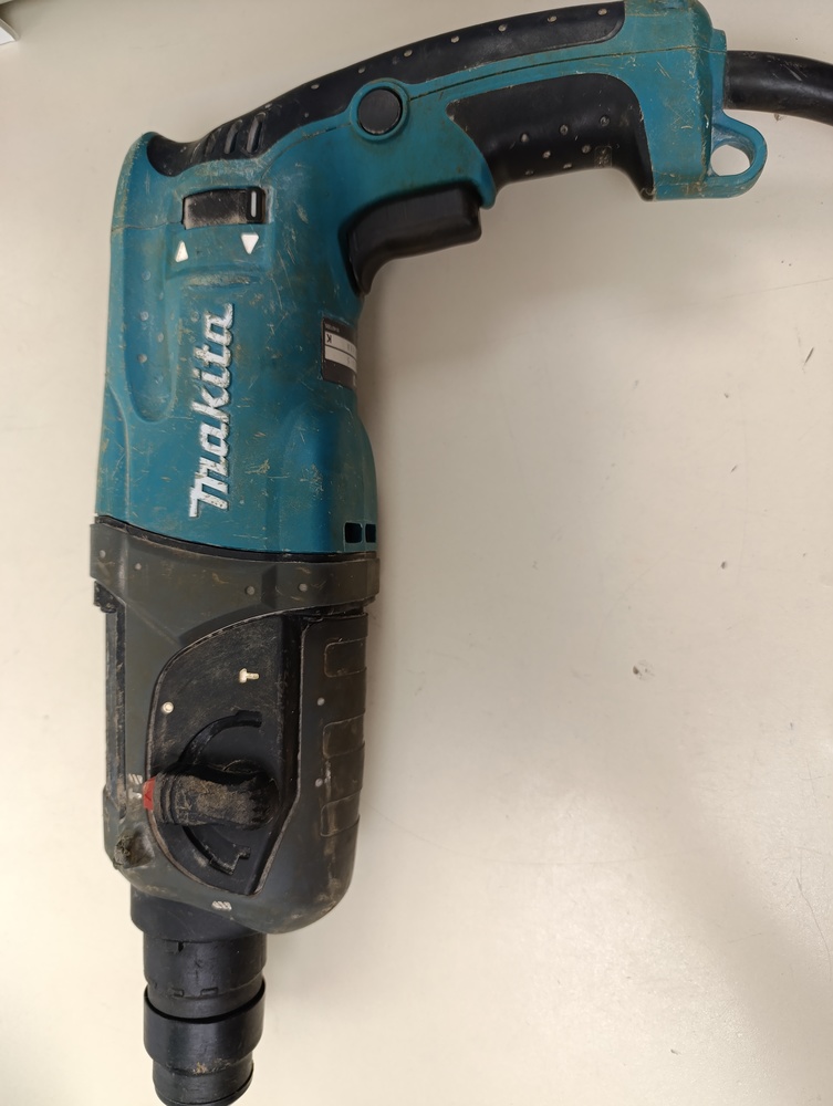 Перфоратор Makita HR 2470