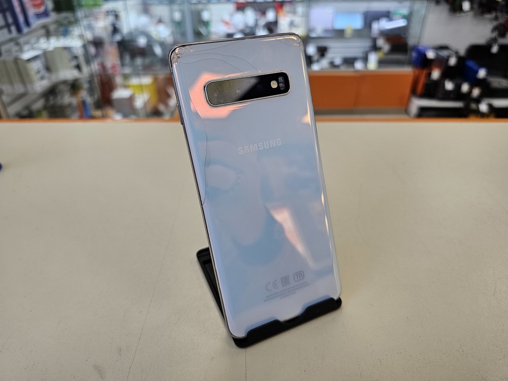 Смартфон Samsung Galaxy S10 8/128
