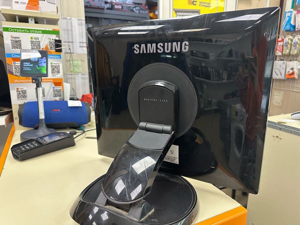 Монитор Samsung 960BG