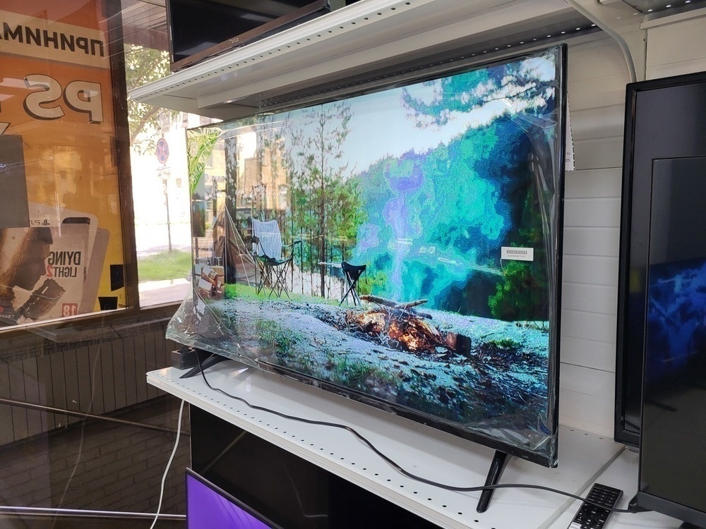 LED Телевизор HI VHIX-43F169MSY