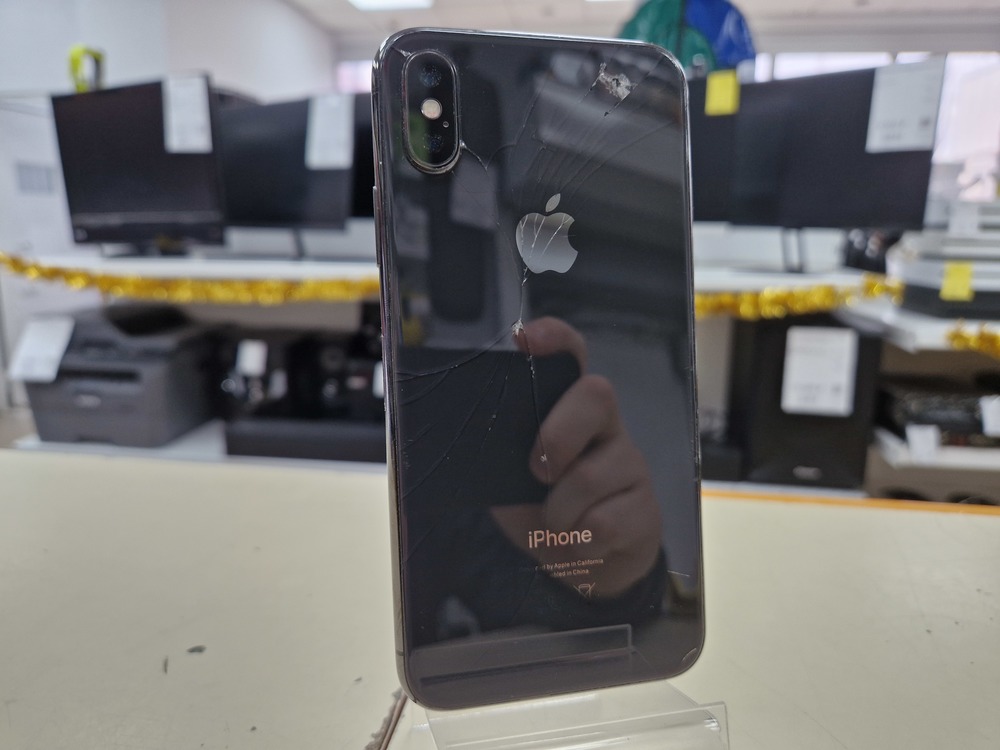 Смартфон Apple iPhone X 64Gb