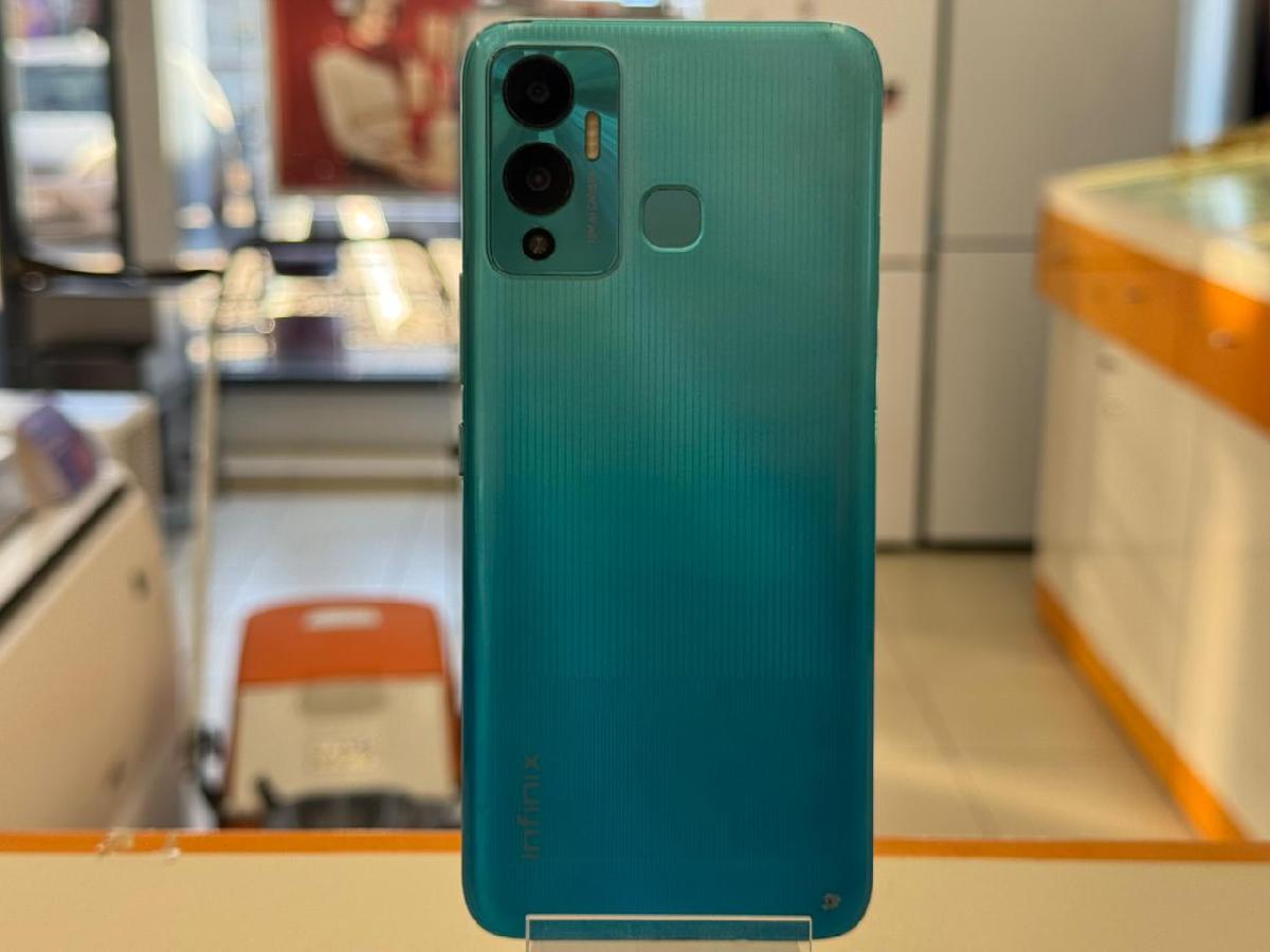 Смартфон Infinix HOT 12 PLAY 4/64