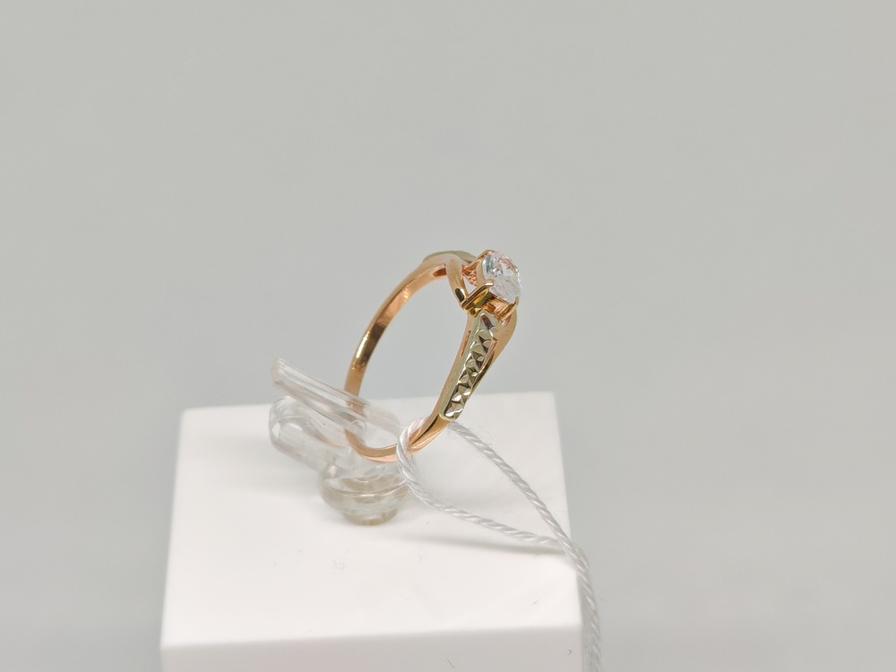 КОЛКМ585 КОЛЬЦО С КАМНЕМ (Au 585)