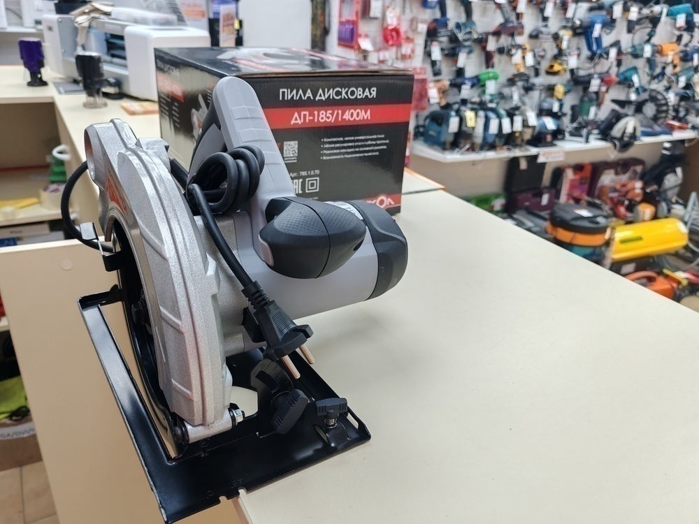 Дисковая пила Интерскол ДП-185/1400М (785.1.0.70)