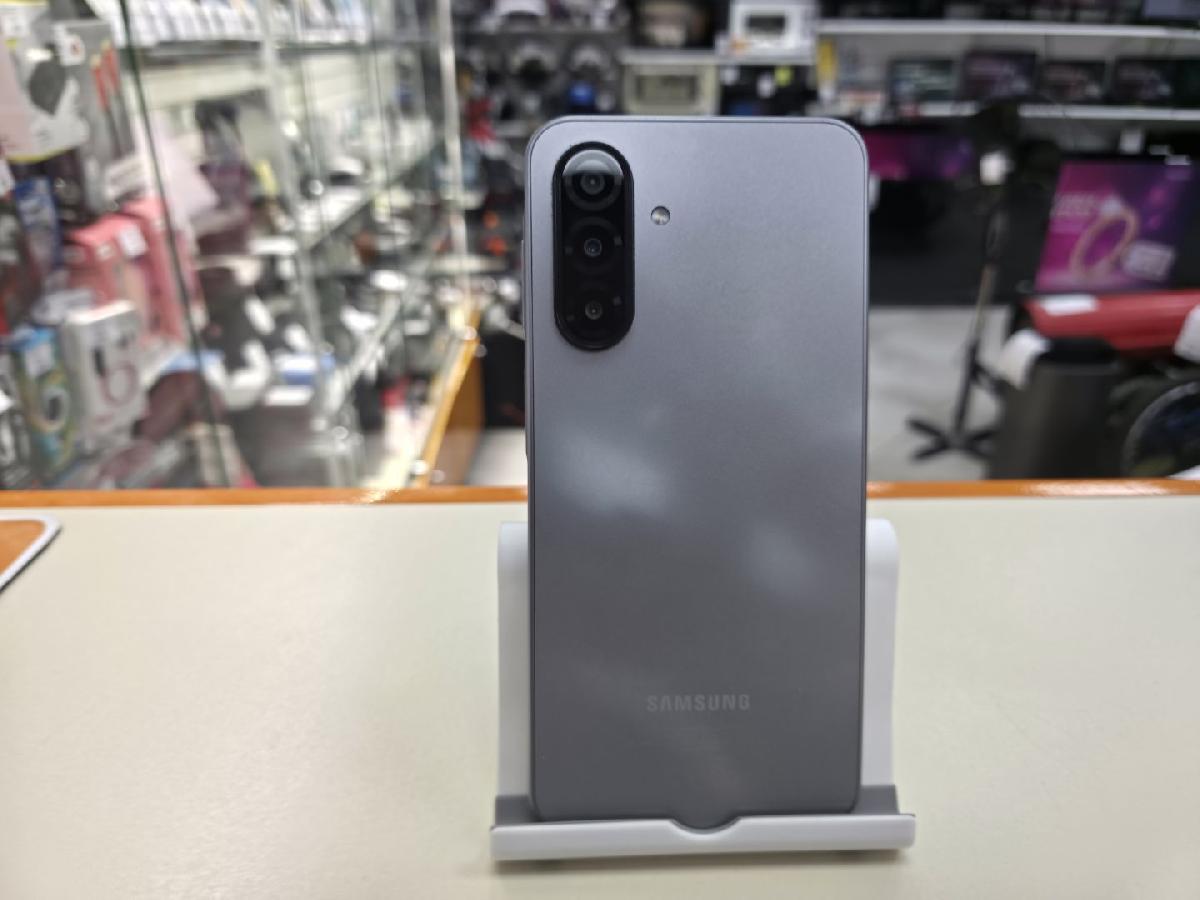 Смартфон Samsung Galaxy A17 8/256