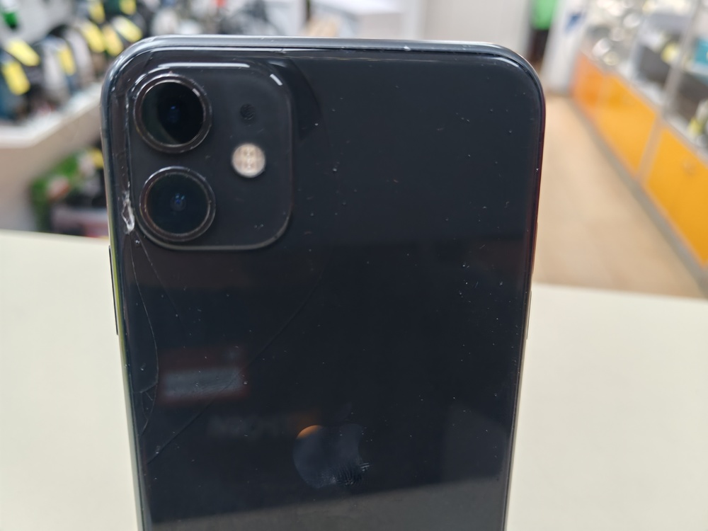 Смартфон Apple iPhone 11 128Gb