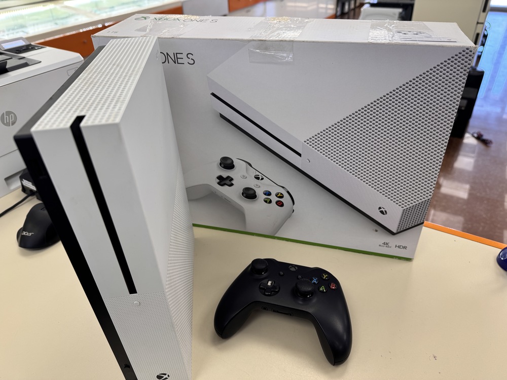 Игровая приставка Xbox One S 1TB
