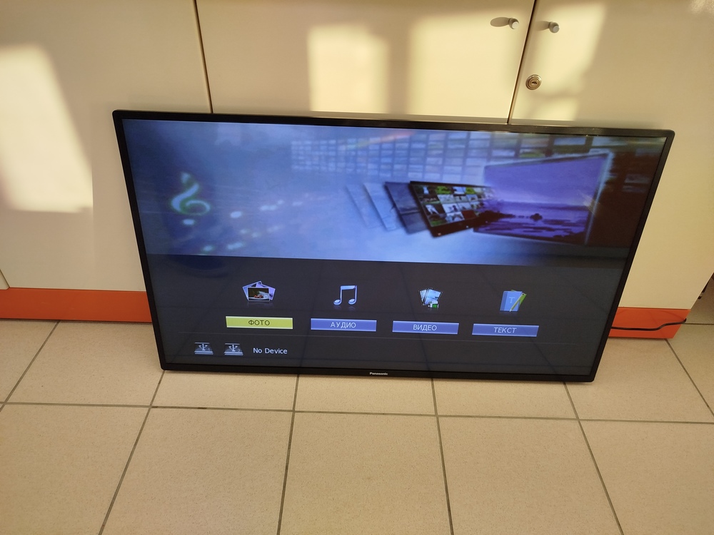 LED Телевизор Panasonic TX-43DR300ZZ