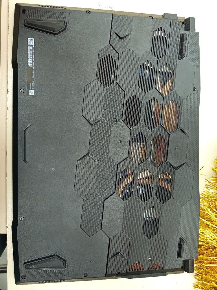 Ноутбук MSI; Core I7-14650HX, Geforce RTX 5070, 32 Гб, 1 Tb, Нет