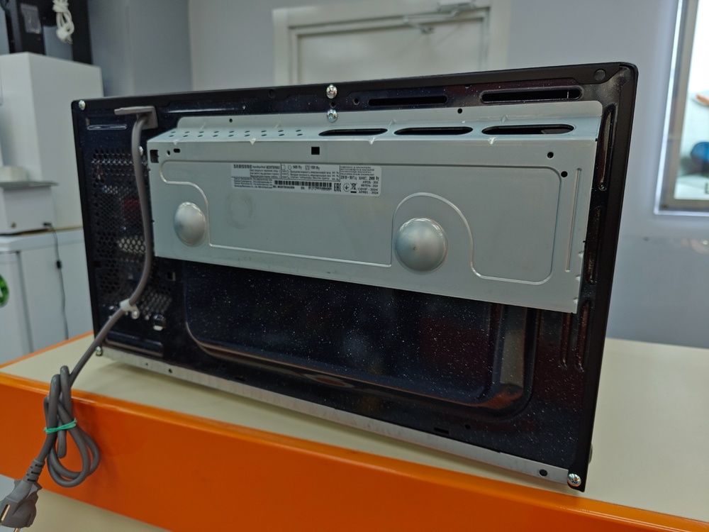 Микроволновая печь Samsung MG30T5018AG/BW