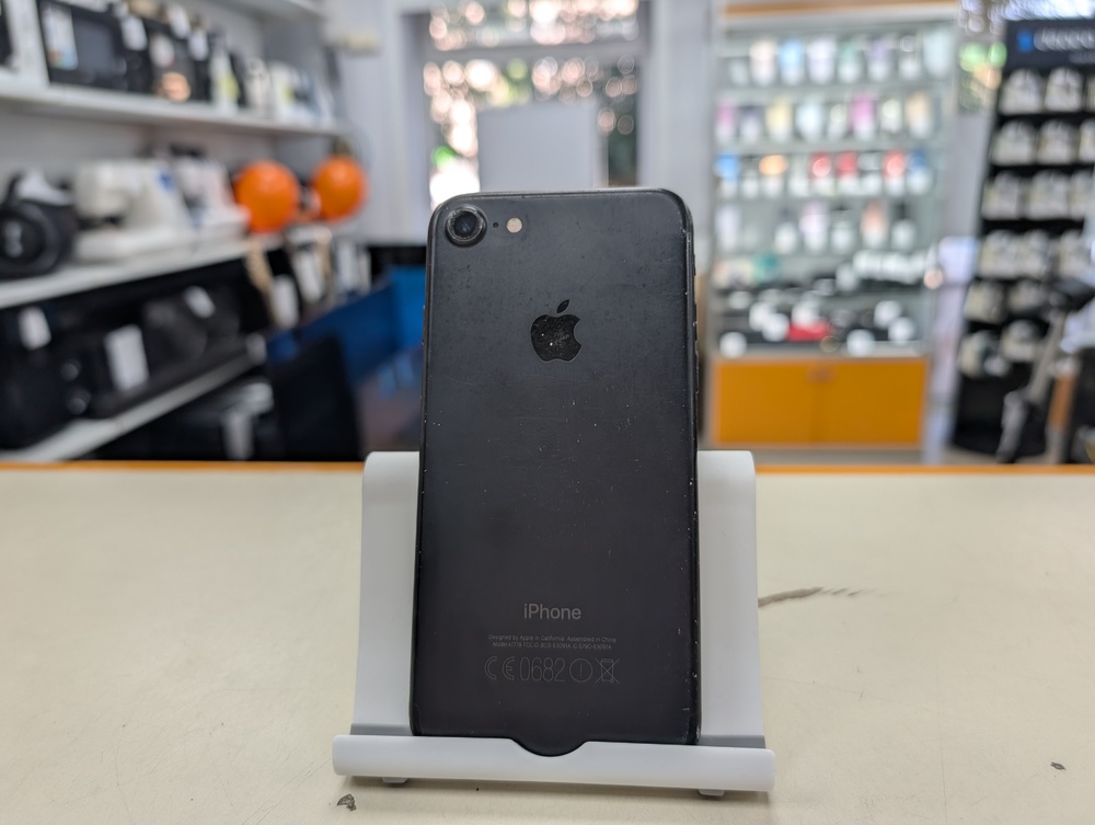 Смартфон Apple iPhone 7 128Gb