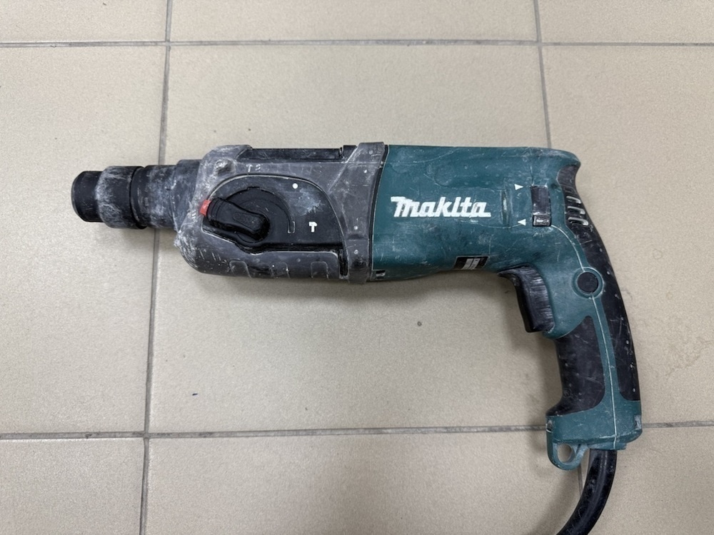 Перфоратор Makita HR2470