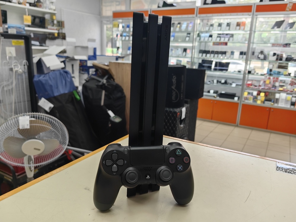 Игровая приставка PlayStation 4 Pro 1Tb