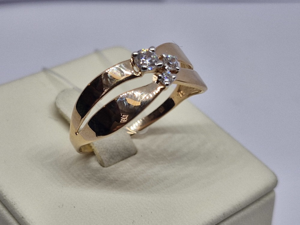 КОЛЬЦО С КАМНЯМИ (Au 585)