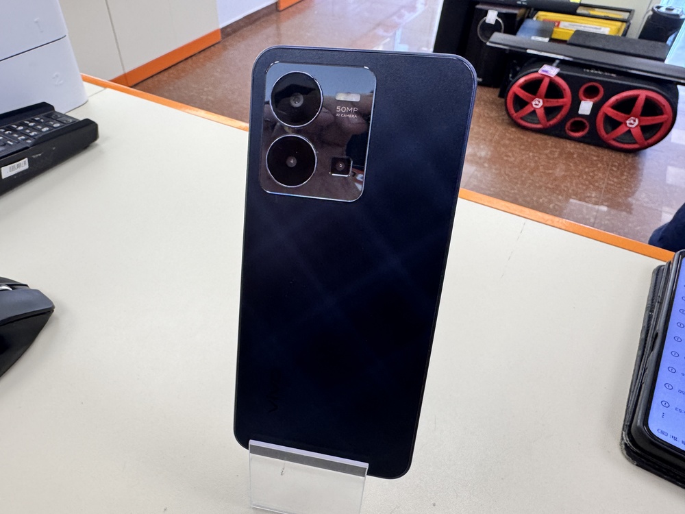 Смартфон Vivo Y35 4/64