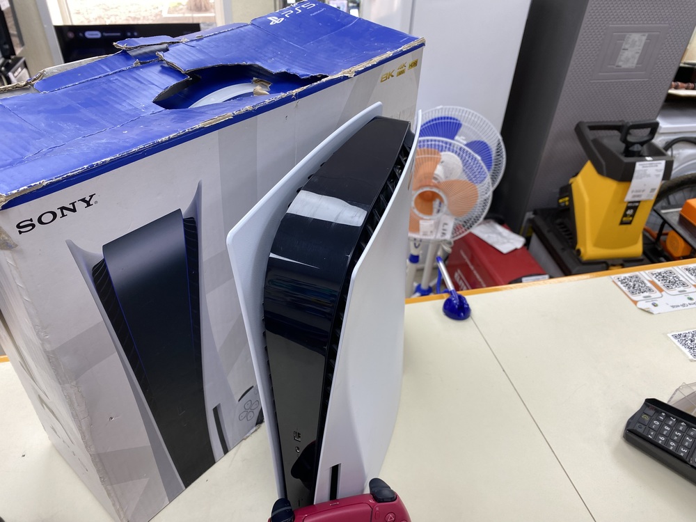 Игровая приставка PlayStation 5 825Gb (С дисководом)